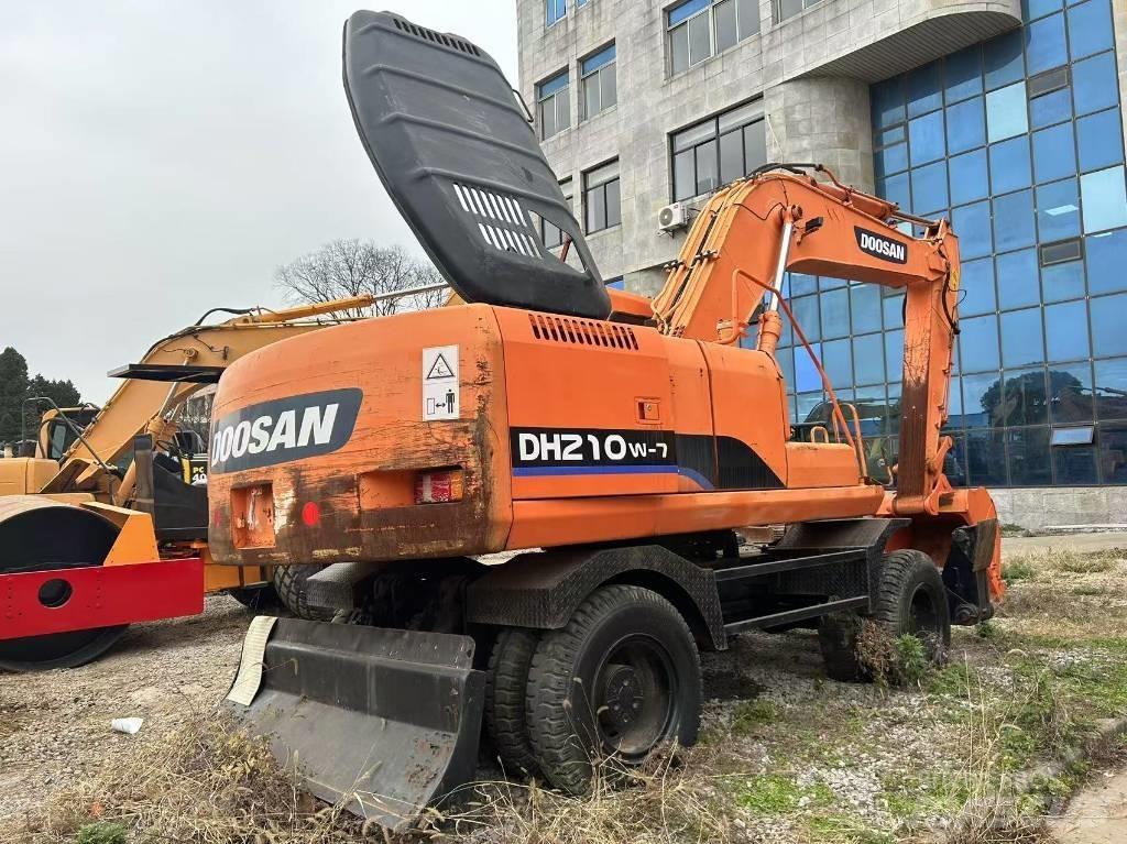 Doosan DH 210 W Pyöräkaivukoneet