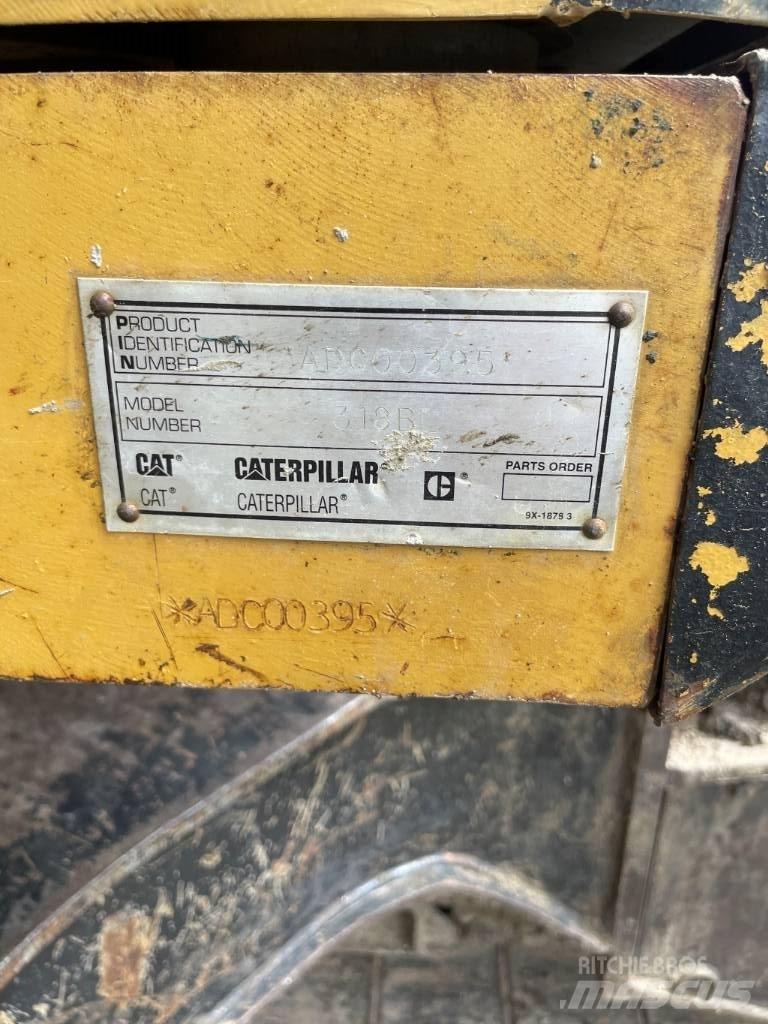 CAT 318 B L Telakaivukoneet