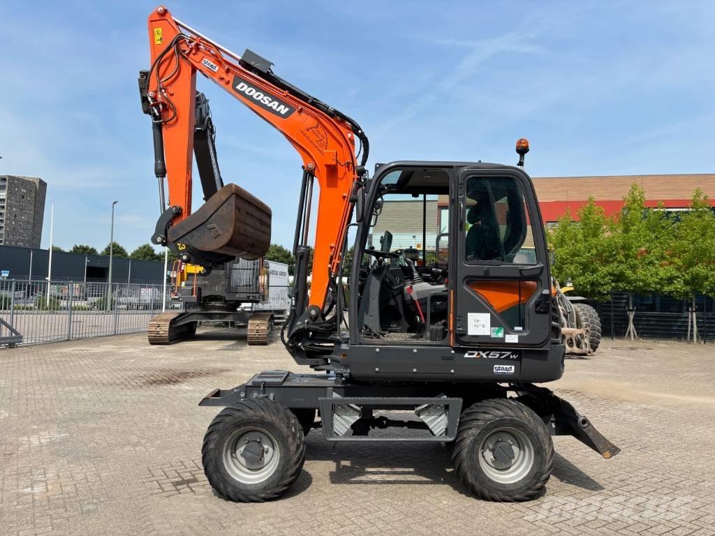 Doosan DX 57 Pyöräkaivukoneet
