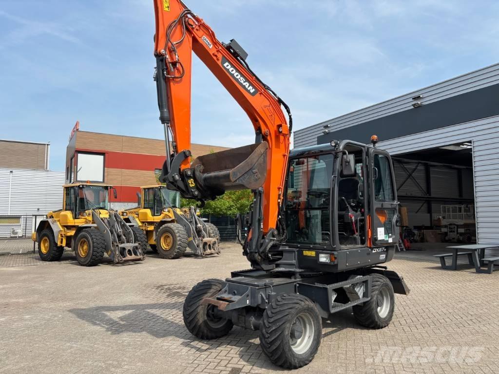 Doosan DX 57 Pyöräkaivukoneet