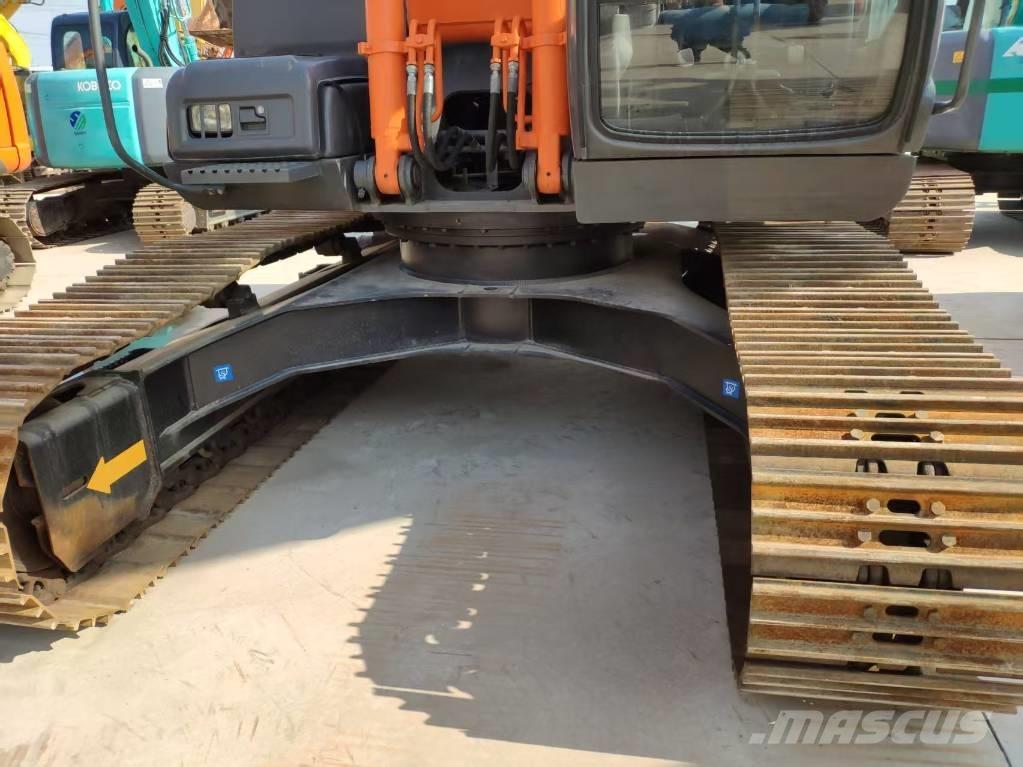 Hitachi Zaxis 210 Telakaivukoneet