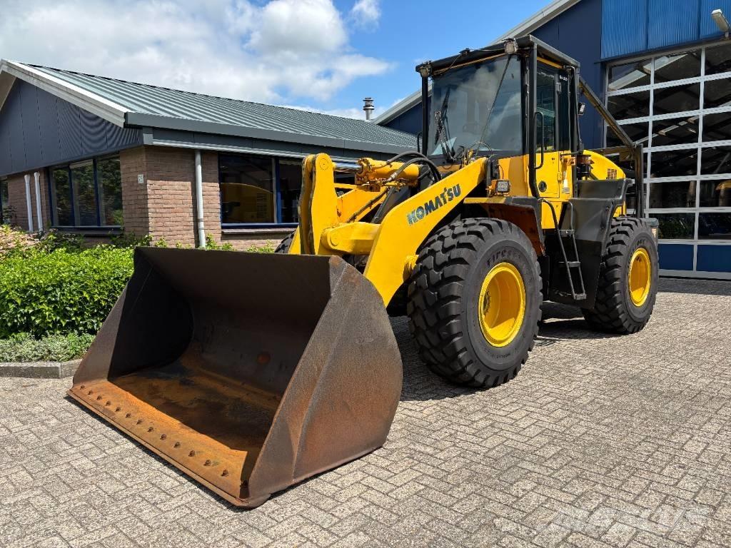 Komatsu WA 320-5 Pyöräkuormaajat