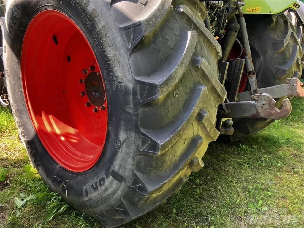 CLAAS Axion 850 Traktorit