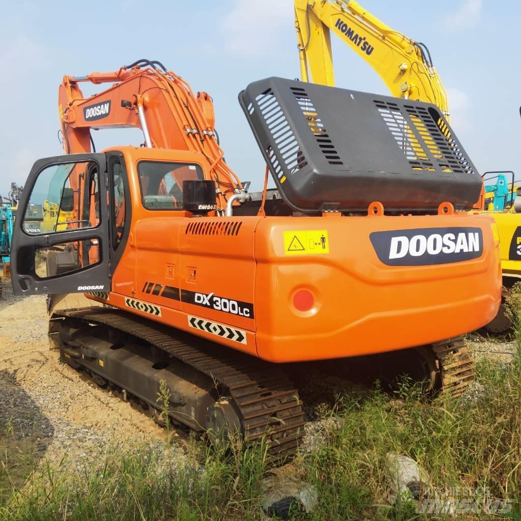 Doosan DX 300 LC Telakaivukoneet