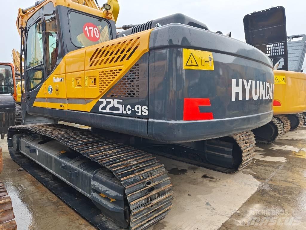Hyundai R225LC-9S Telakaivukoneet