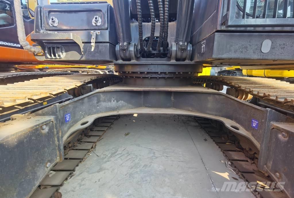 Volvo EC 220 DL Telakaivukoneet