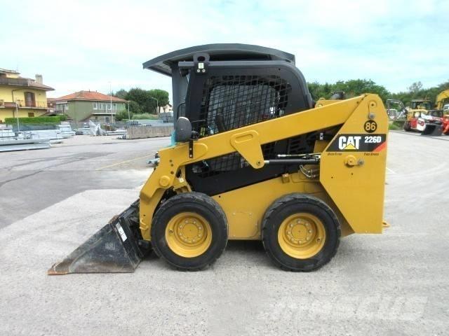 CAT 226 D Liukuohjatut kuormaajat