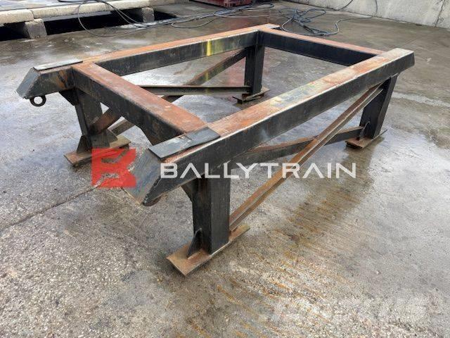  Crusher Stand/Frame Moottorit ja vaihteistot