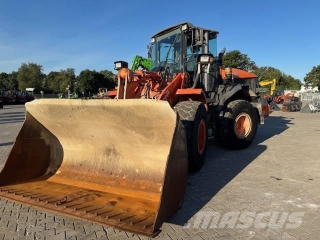 Hitachi ZW 180 Pyöräkuormaajat