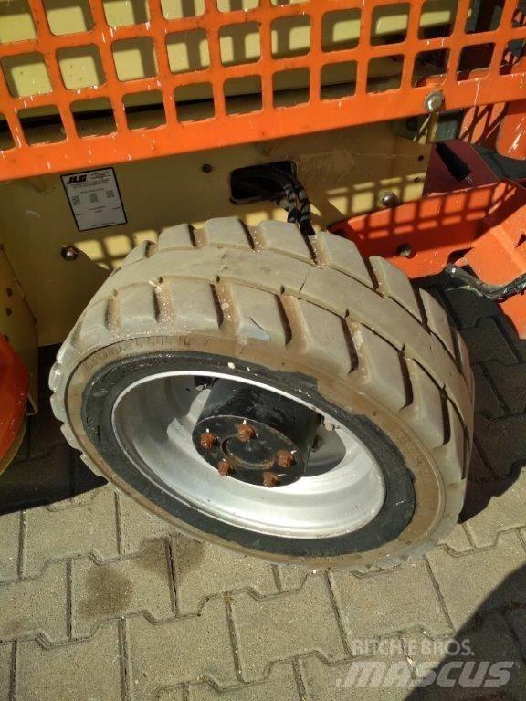 JLG M 4069 Saksilavat