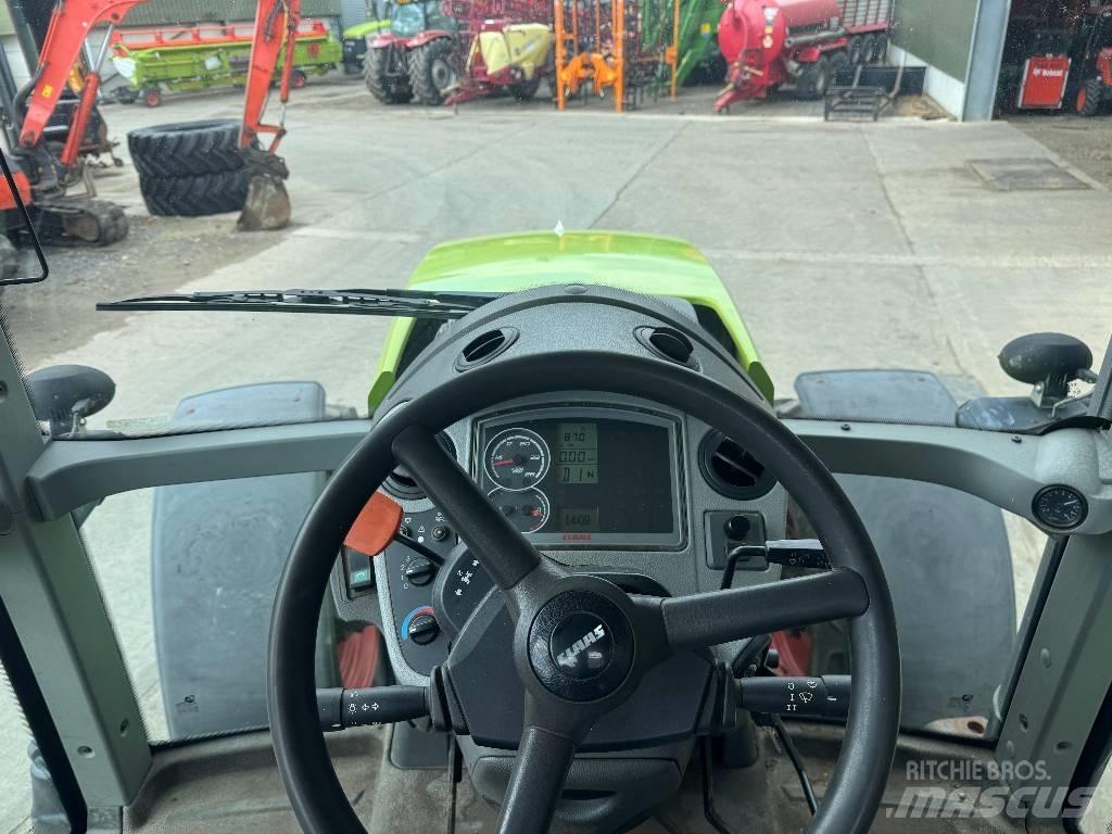 CLAAS Axion 810 Traktorit