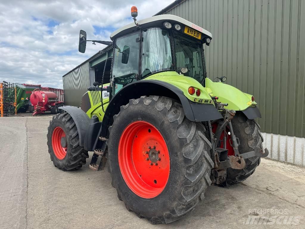 CLAAS Axion 810 Traktorit