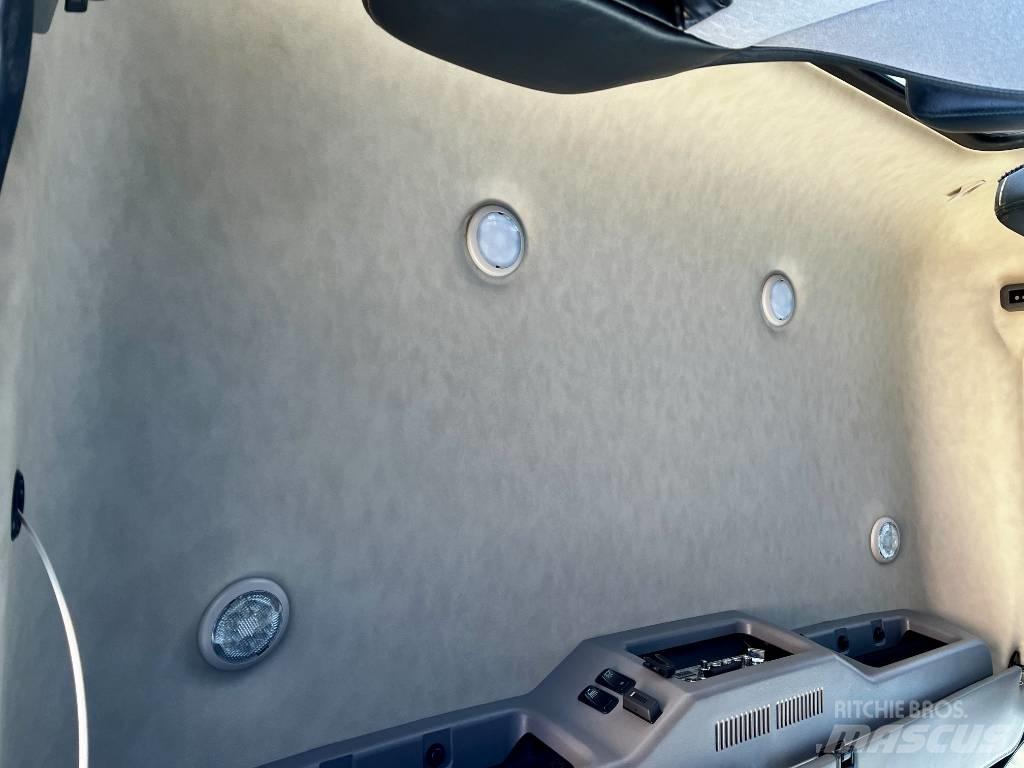 Mack Pinnacle Vetopöytäautot