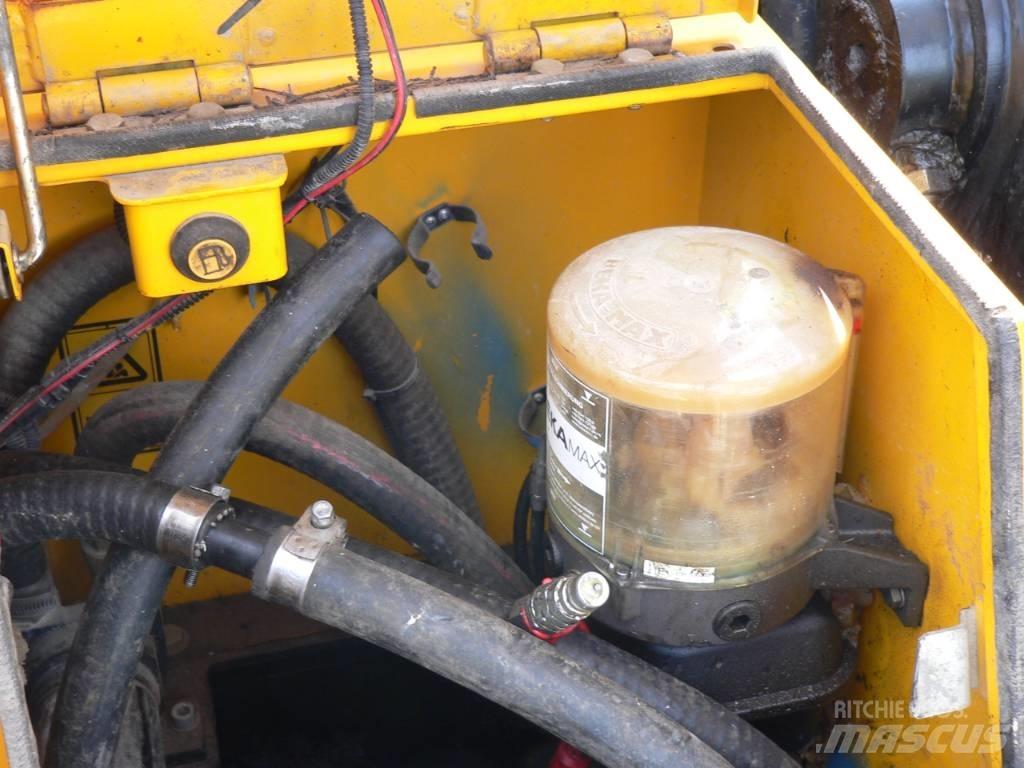 JCB JS 131LC+ Telakaivukoneet
