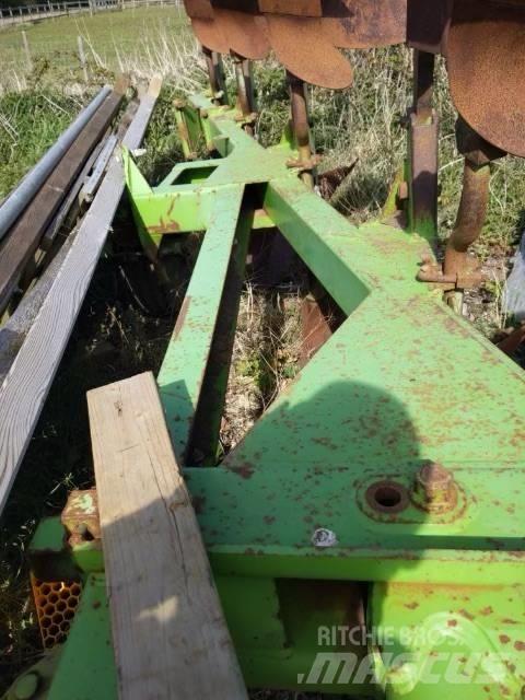 Dowdeswell DP100S Paluuaurat