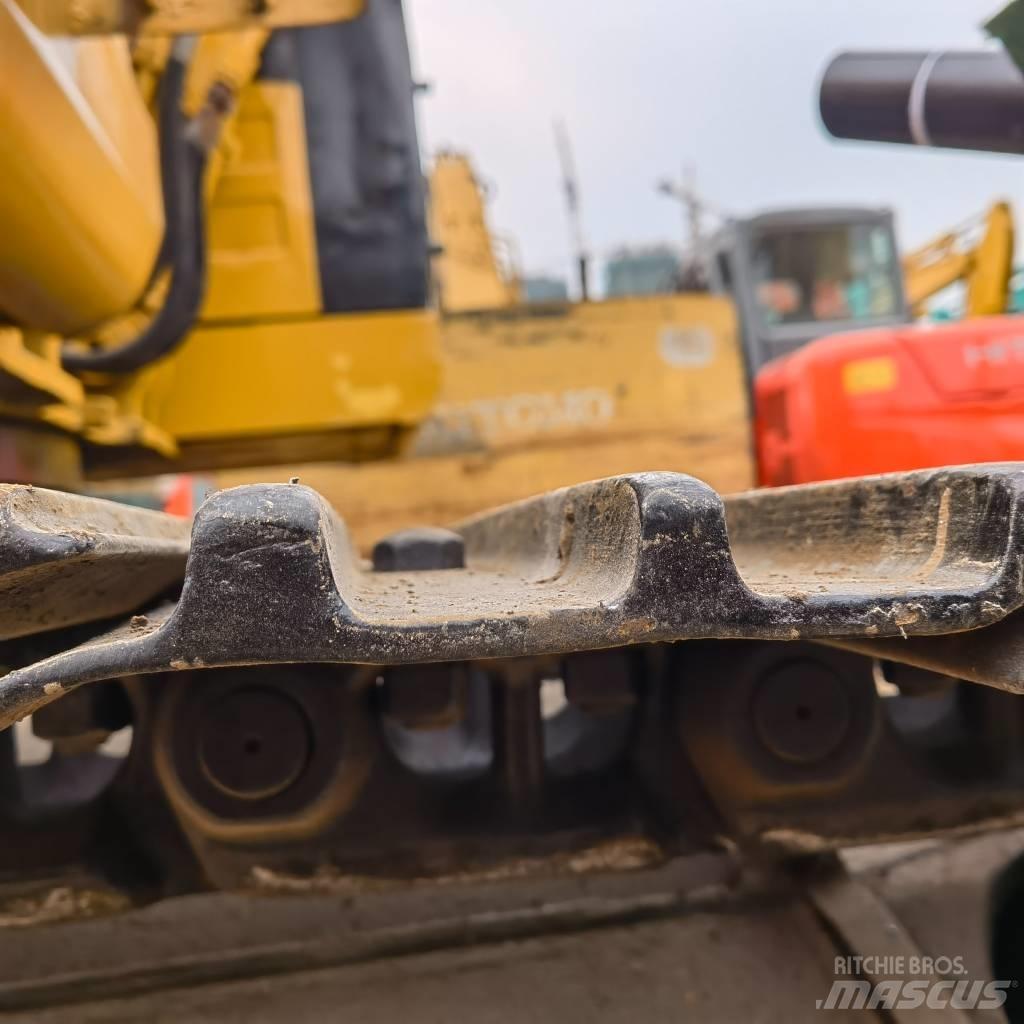 CAT 320 B Telakaivukoneet