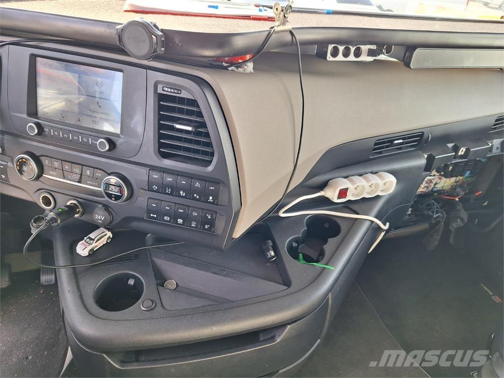 Ford F-MAX 500 Vetopöytäautot