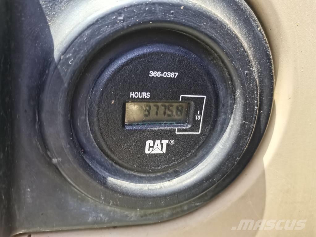CAT 320 C L Telakaivukoneet