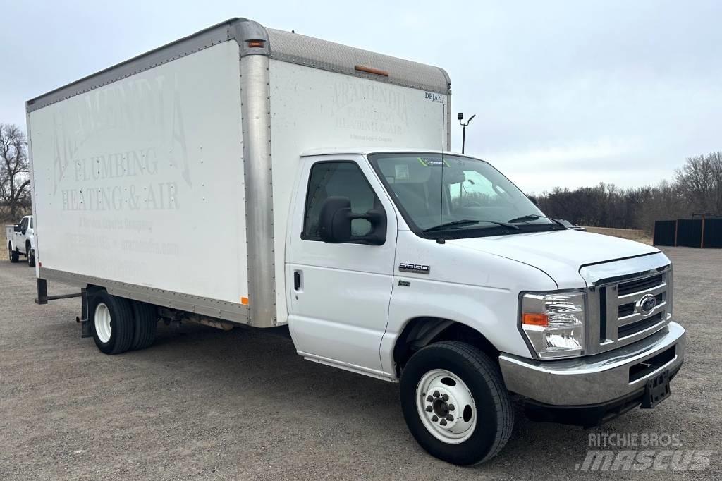 Ford E 350 SD Umpikorikuorma-autot