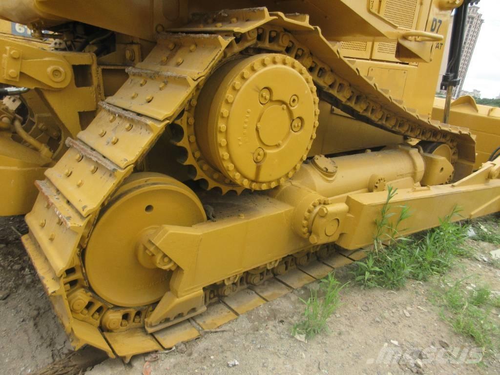 CAT D 7 H Telaketjupuskutraktorit