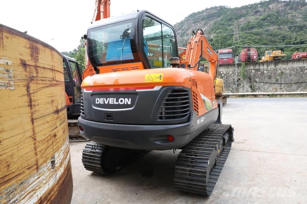 Develon DX 60 E-10 N Pyöräkaivukoneet