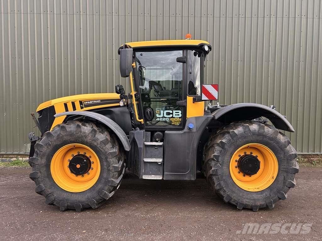 JCB Fastrac 4220 Traktorit