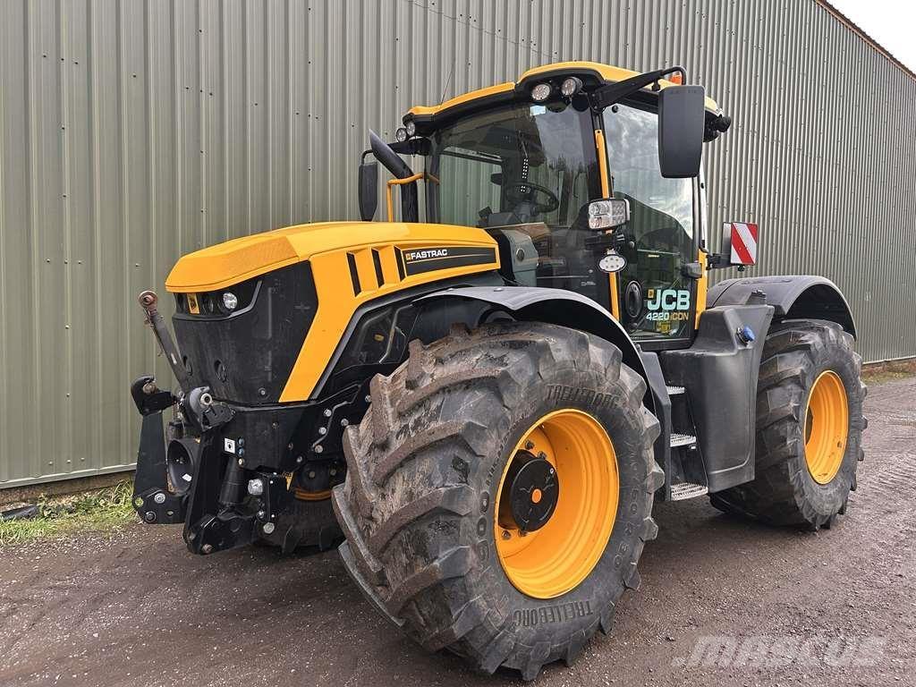 JCB Fastrac 4220 Traktorit