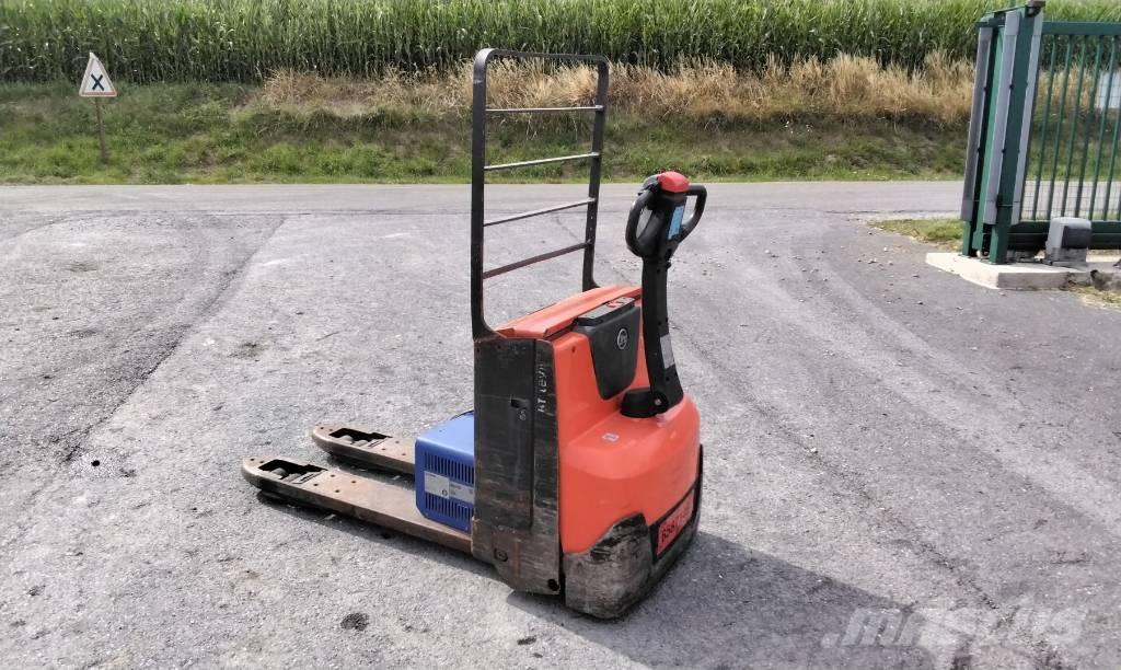 Toyota LWE 180 Lavansiirtotrukit