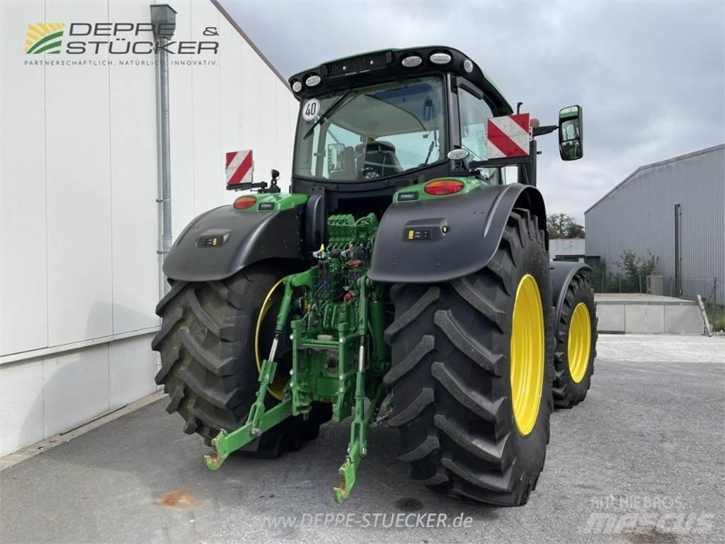 John Deere 6230R Traktorit