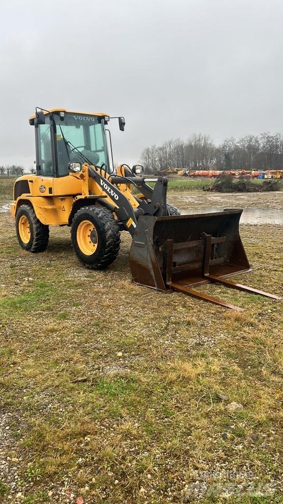 Volvo L 30 G Pyöräkuormaajat