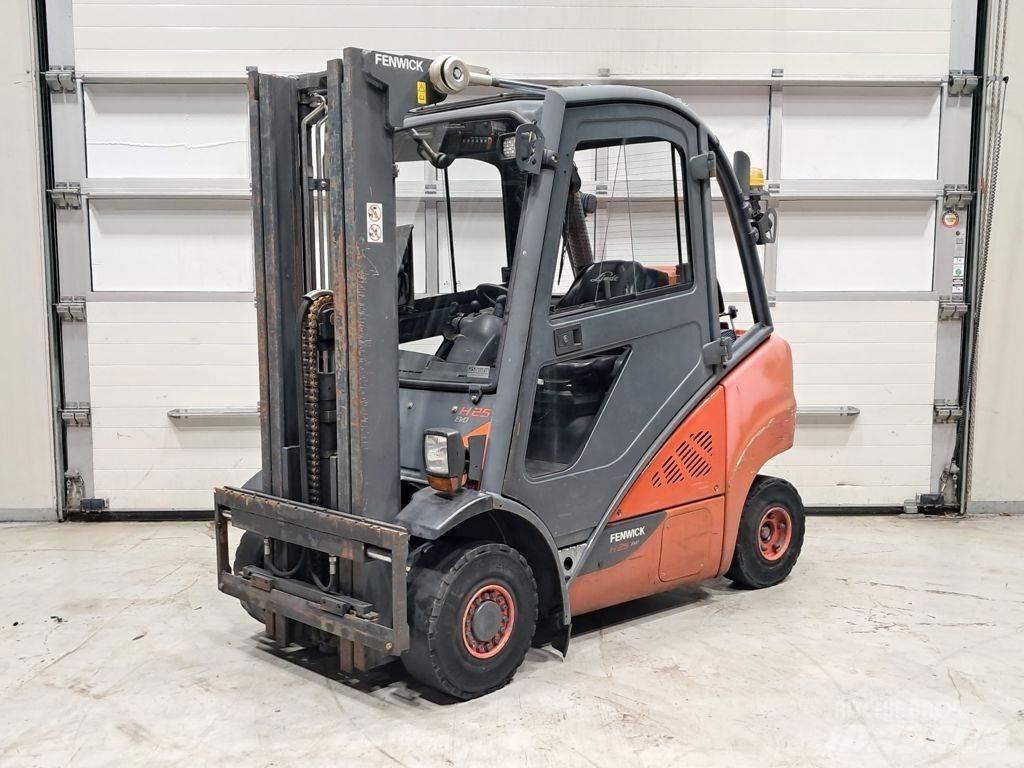 Linde H25T-02 Nestekaasutrukit