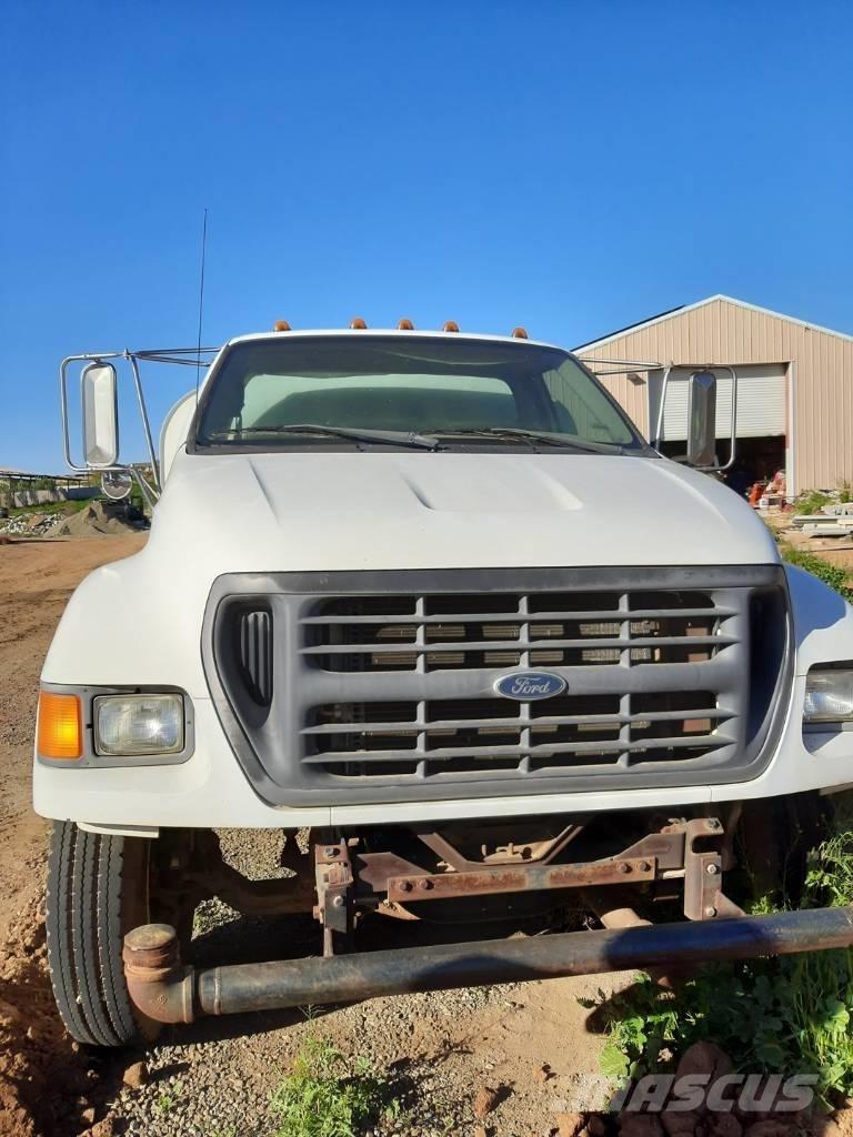 Ford F 750 Vesisäiliöautot