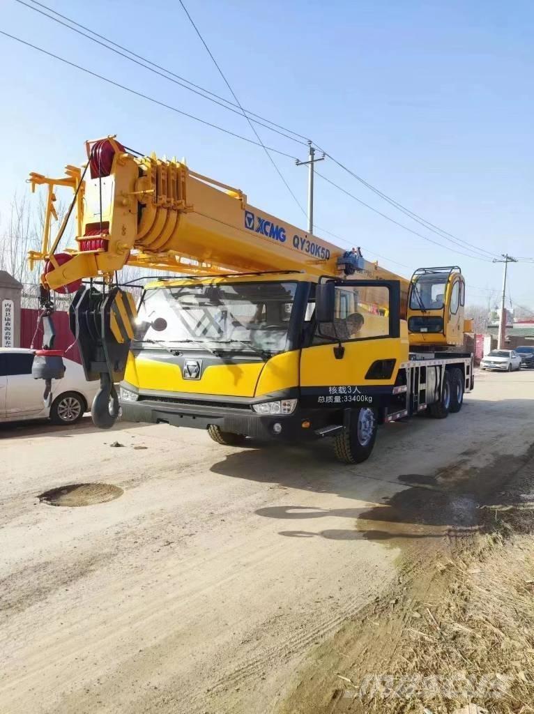 XCMG QY30T Mobiilinosturit