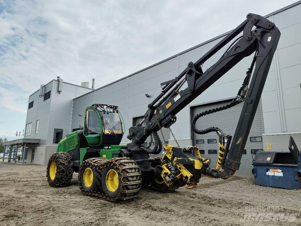 John Deere 1270G 6W Harvesterit