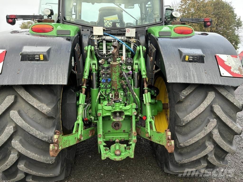 John Deere 6215R Traktorit