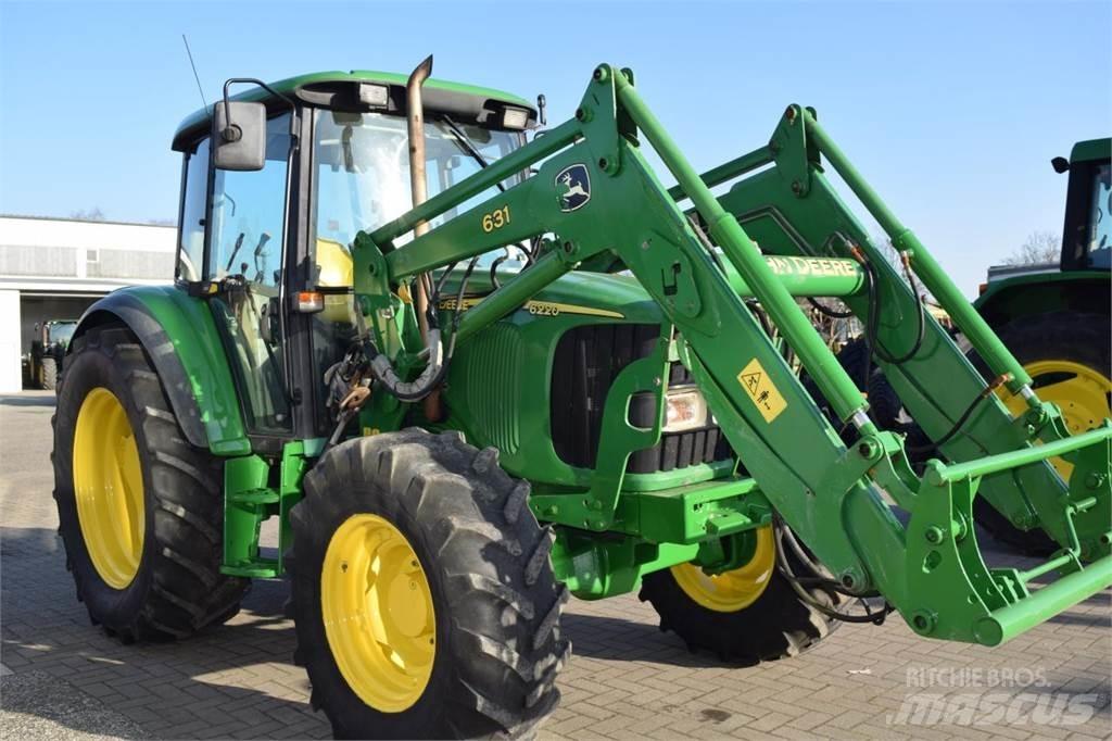 John Deere 6220 Traktorit