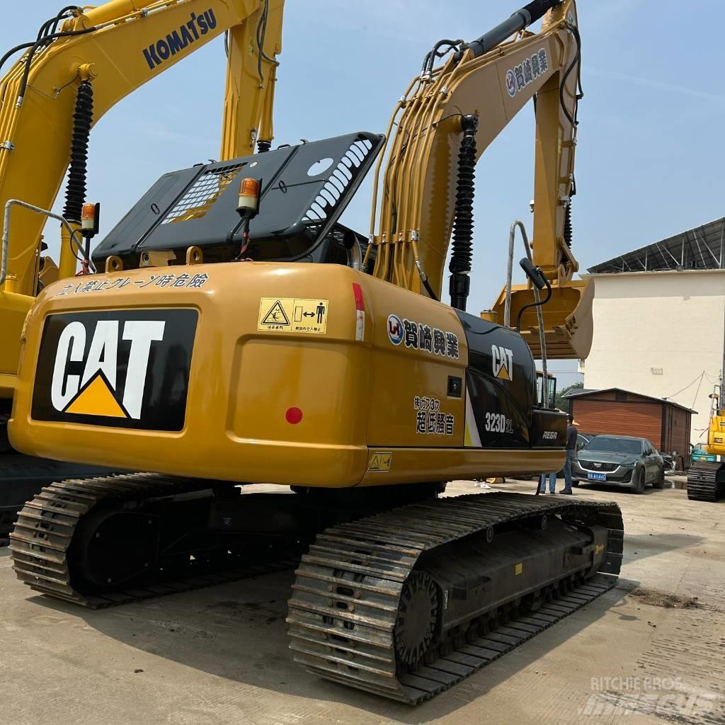 CAT 323D2L Telakaivukoneet