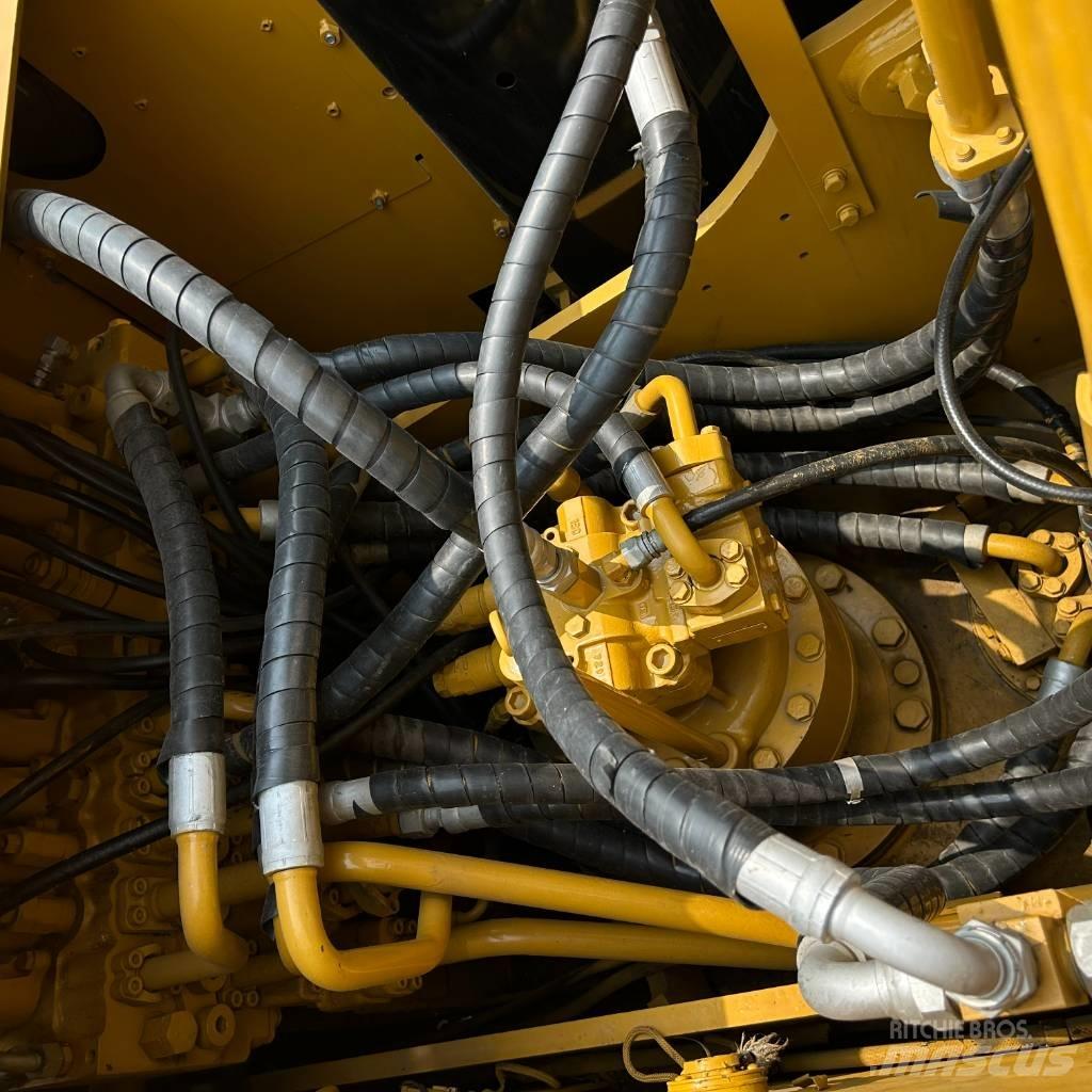 CAT 323D2L Telakaivukoneet