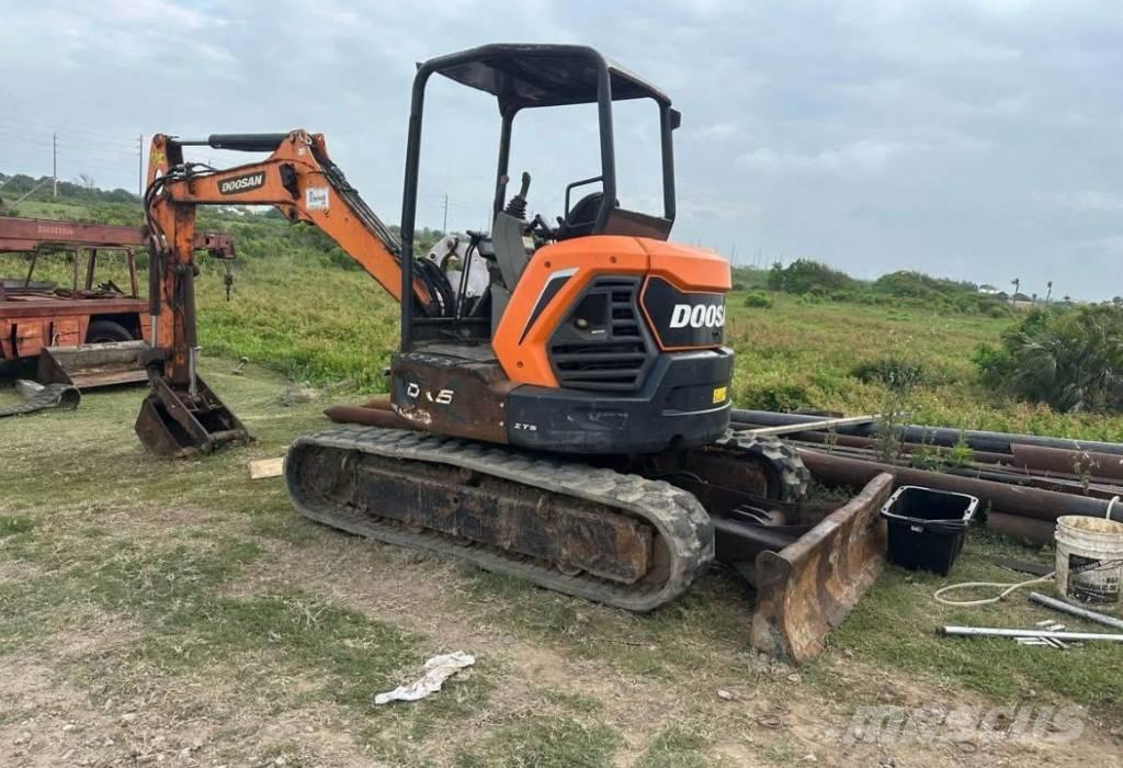 Doosan DX50 Telakaivukoneet