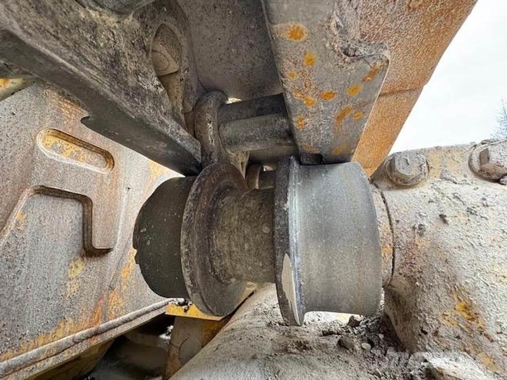 Komatsu D375A-8 Telaketjupuskutraktorit