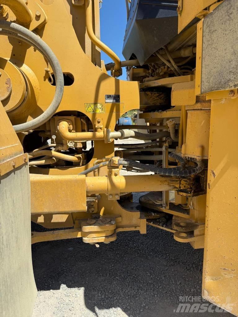 CAT 988 H Pyöräkuormaajat
