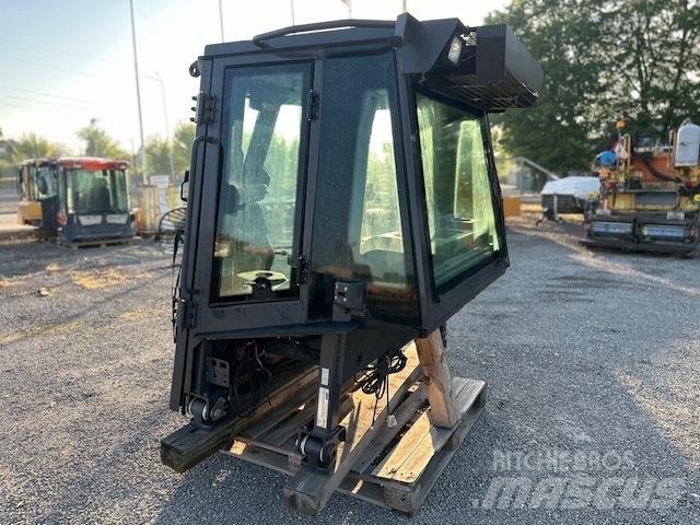 CASE D 1650 NEW CAB Ohjaamo ja sisusta