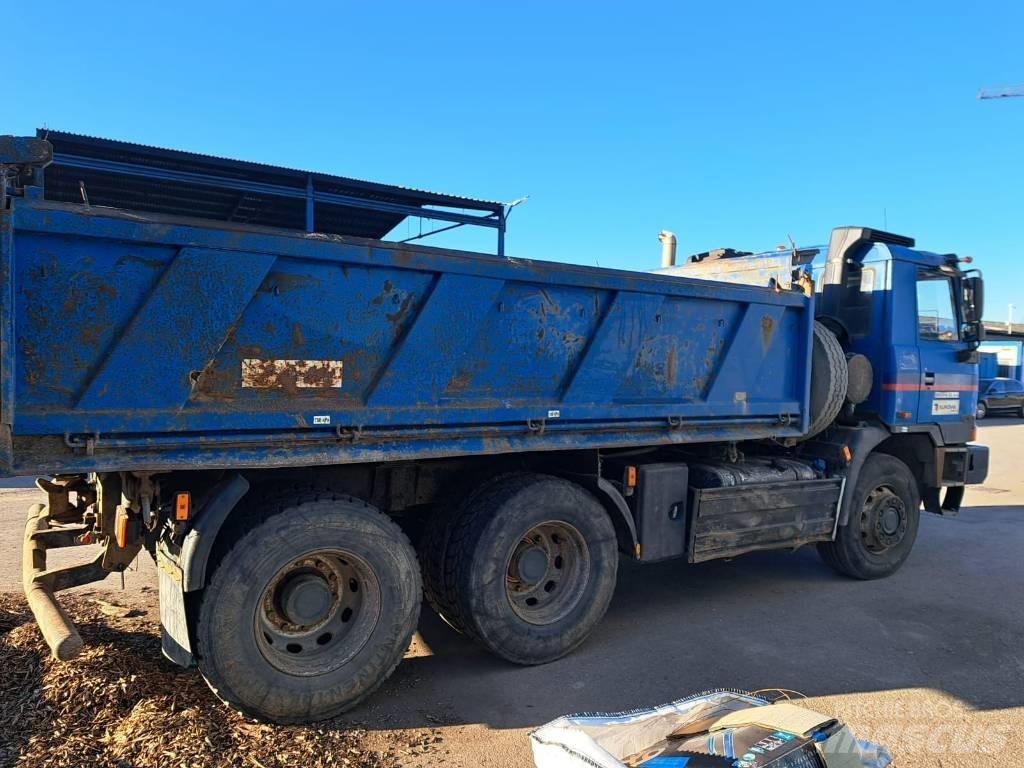 Tatra T 815-2 Terno Sora- ja kippiautot