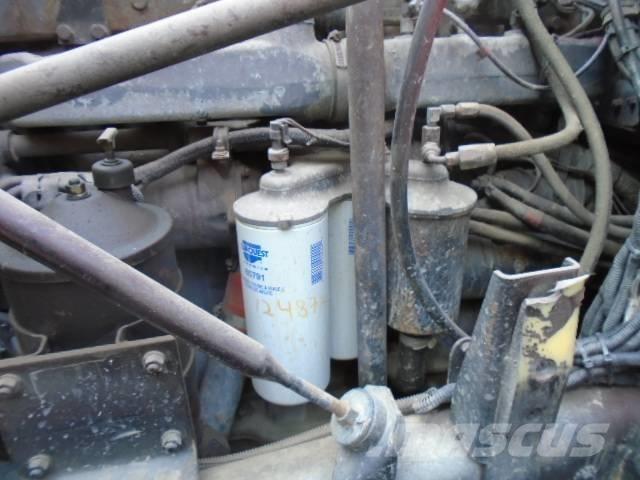 Mack RB 688 S Vetopöytäautot