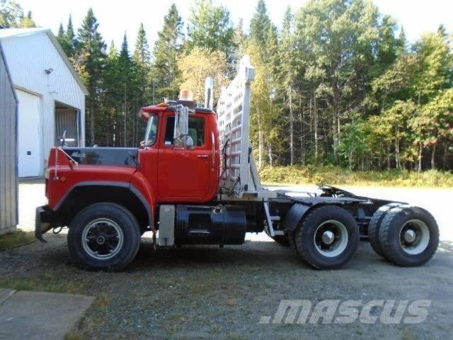 Mack RB 688 S Vetopöytäautot