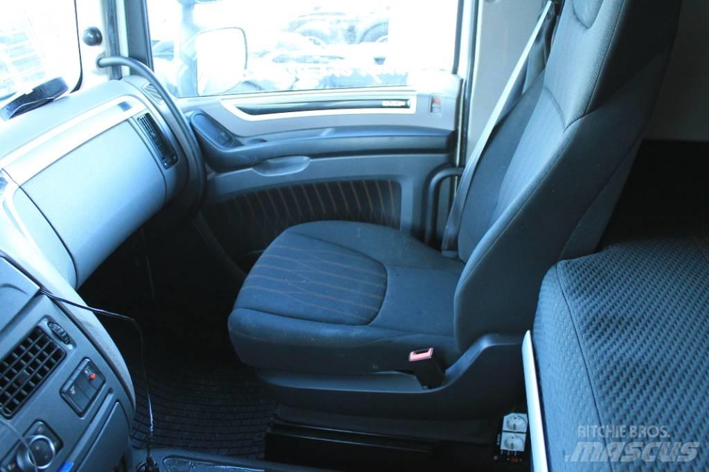 DAF XF 530 FTS Vetopöytäautot