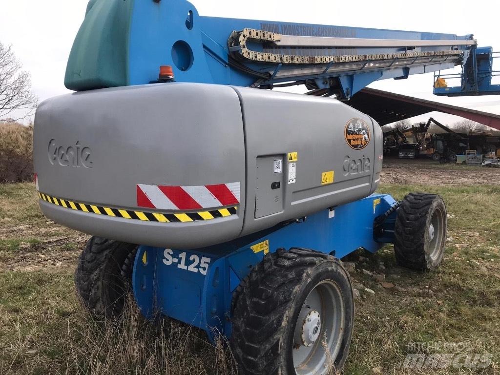Genie S 125 Teleskooppipuominostimet