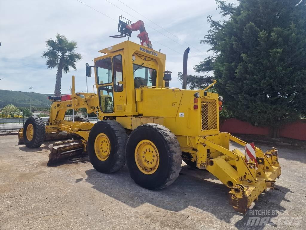Komatsu GD 521 A-1 Tiehöylät