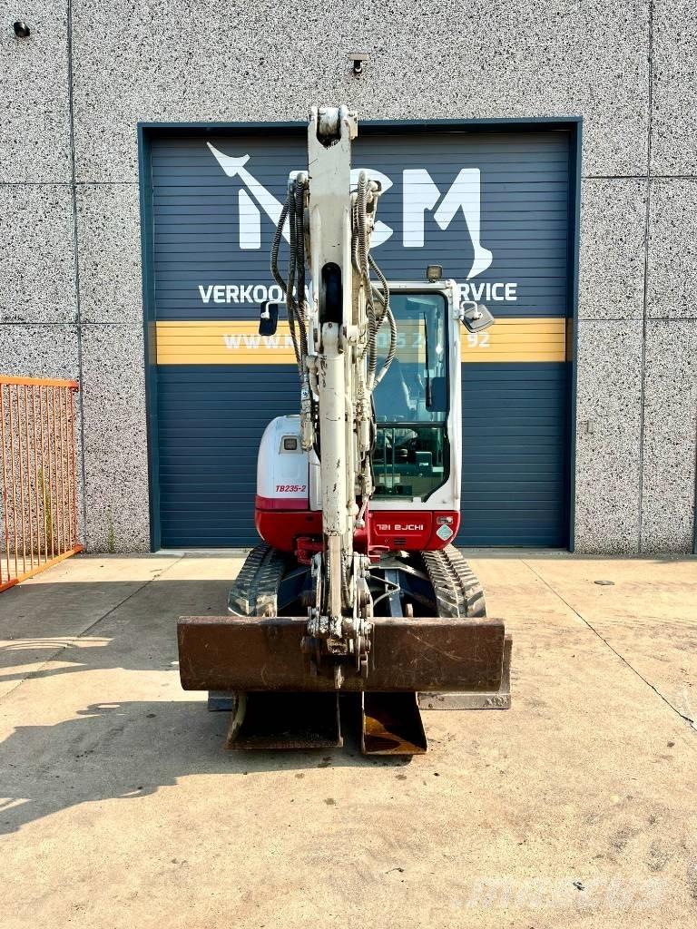 Takeuchi TB 235 Minikaivukoneet < 7t