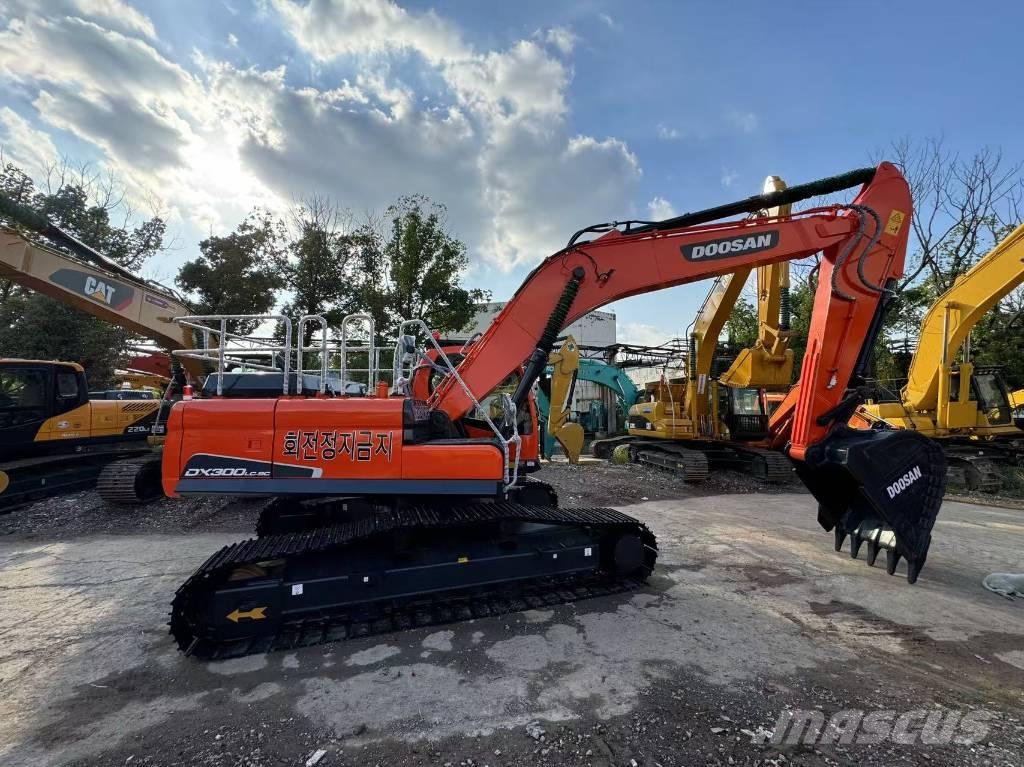 Doosan DX300 Telakaivukoneet